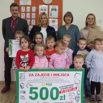 Uczniowie zbierali elektrośmieci. Kto wygrał konkurs?