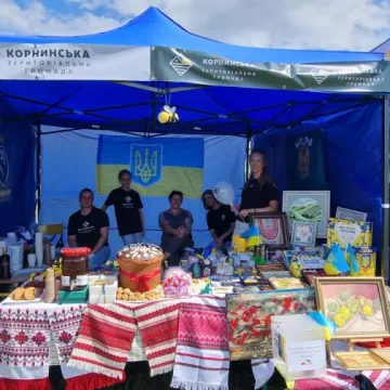 Słodka zabawa z miodem w Gomunicach