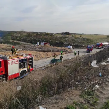 Strażacy ćwiczyli na wysypisku śmieci