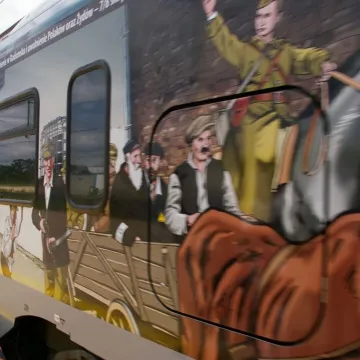 Pociąg „Warszyc” wjechał na peron w Radomsku