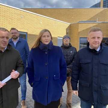 Działacze PO w Radomsku: szpital miał być na plusie a jest strata. Żądamy zerwania tej beznadziejnej i szkodliwej umowy...